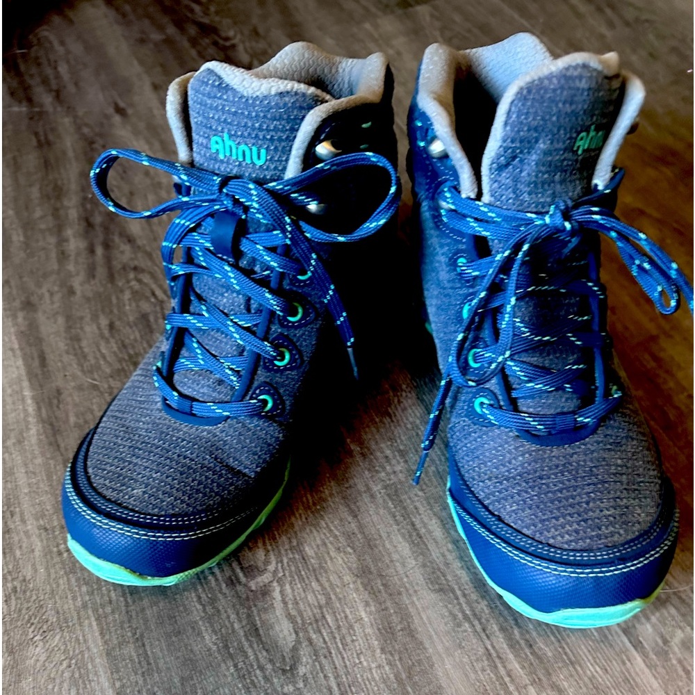 Ahnu Sugarpine waterproof hiking boots size 8